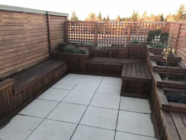 Building Photo - Architecturally Significant High End Unit-...