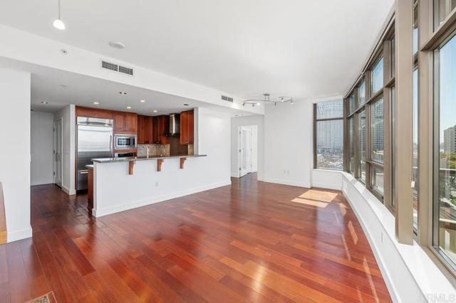 Building Photo - 700 W E St