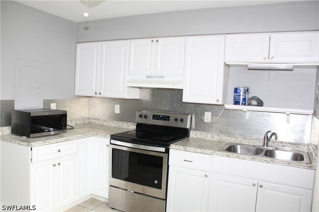 Building Photo - 334 Cape Coral Pkwy W