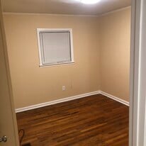 Building Photo - 2428 Lumpkin Rd