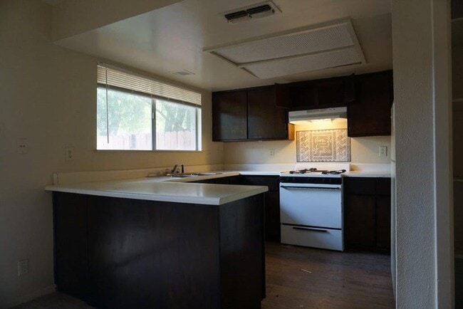 Building Photo - 5919 Hidden Valley Trail