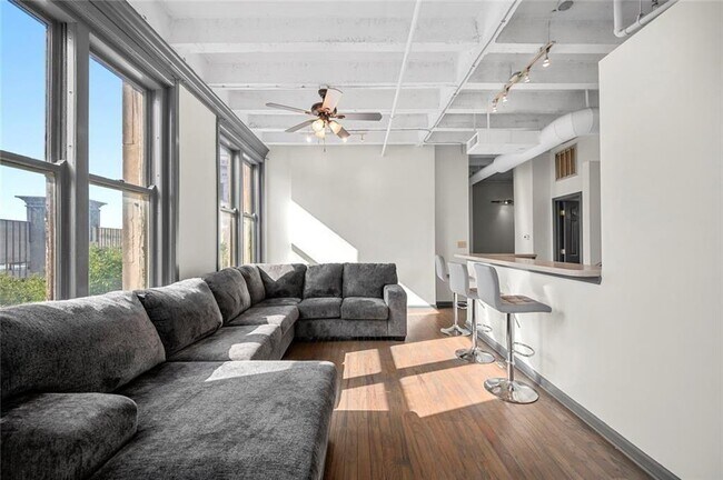 Building Photo - 32 Peachtree St NW