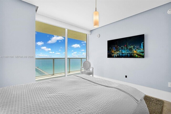 Building Photo - 16699 Collins Ave