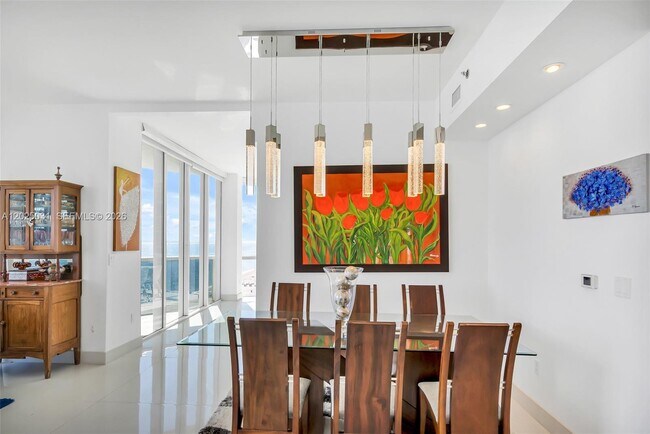 Building Photo - 16001 Collins Ave