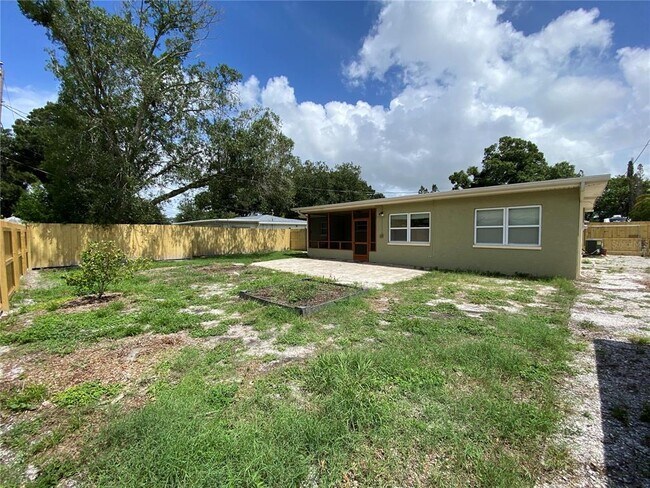 Building Photo - 4377 32nd Terrace N