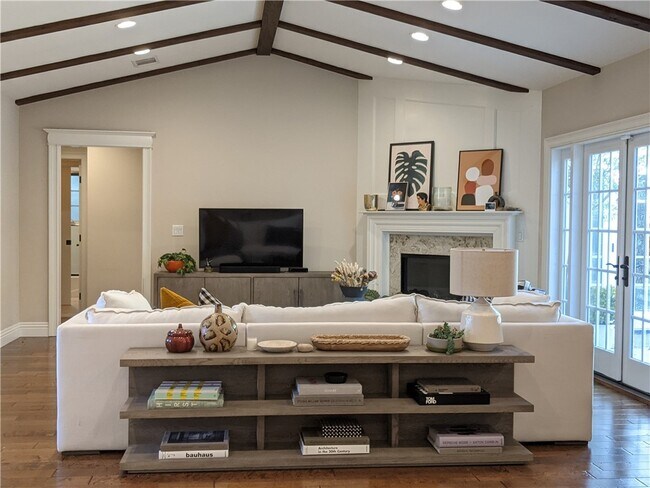 Building Photo - 5310 La Forest Dr