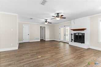 Building Photo - 308 Live Oak Dr