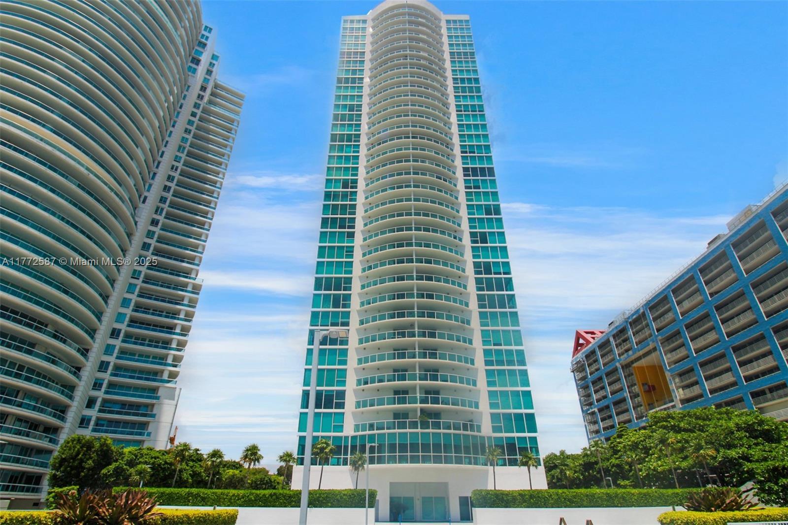 Building Photo - 2101 Brickell Ave
