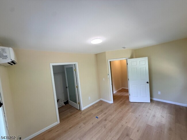 Building Photo - 48 Ringwood Ave