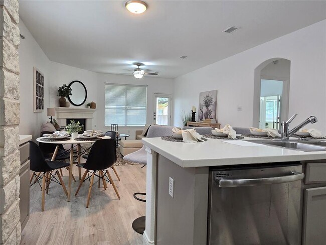 Building Photo - 303 Arrowhead Trail