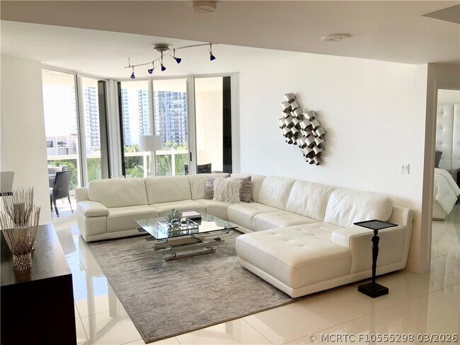 Building Photo - 3100 N Ocean Blvd