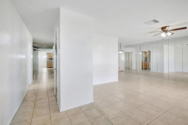 Building Photo - 6707 NW 70th St