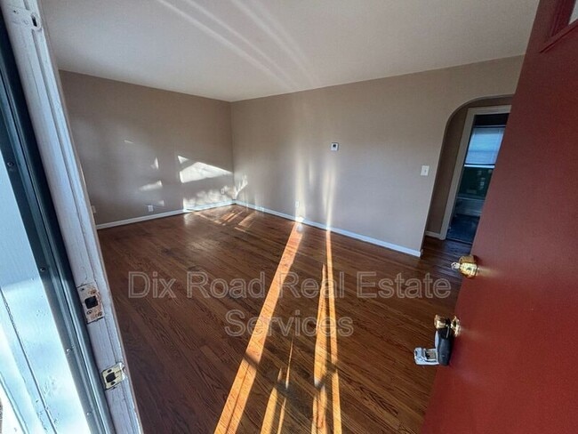 Building Photo - 1303 Barnitz St
