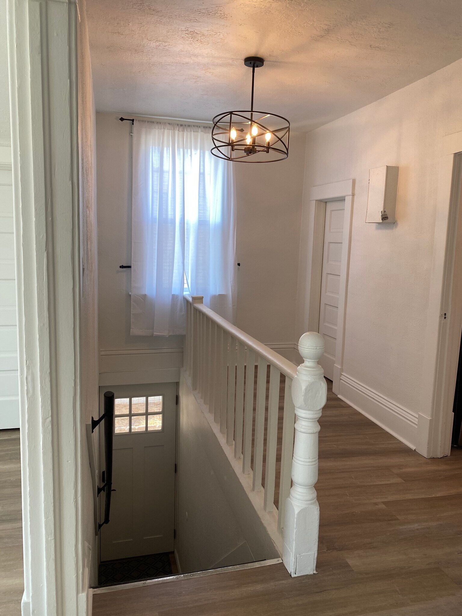 Building Photo - 224 W Shannon Ave