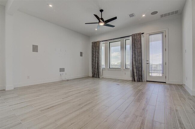Building Photo - 22300 Lago Lookout Ln