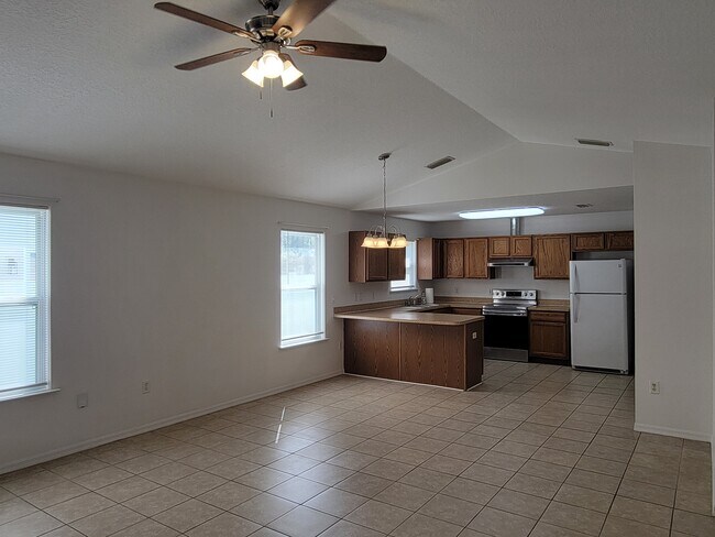 Building Photo - 1210 4 Mile Rd