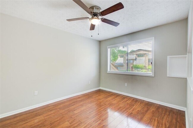 Building Photo - 1301 Parkaire Crossing