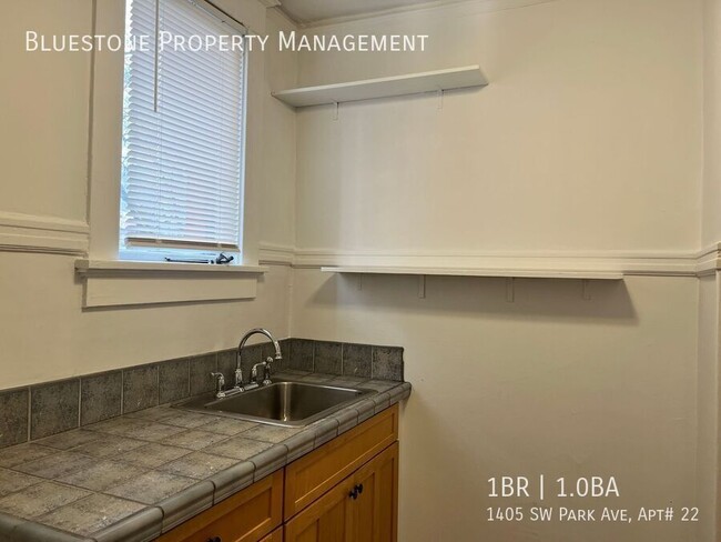 Building Photo - Great 1 bedroom on the Park Blocks, Great ...