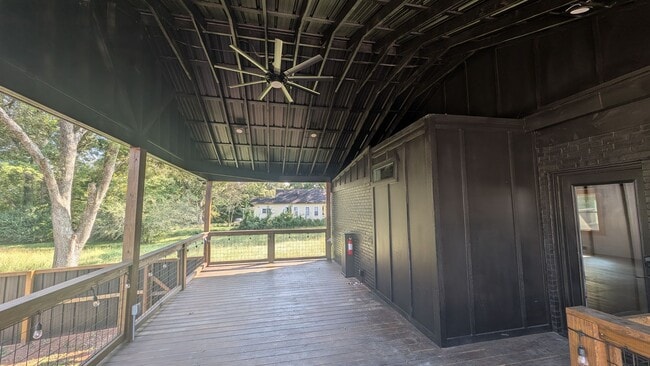 Building Photo - Completely remodeled Studio Home