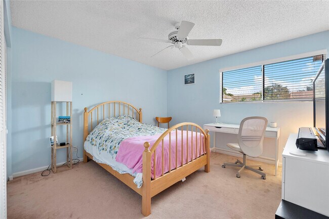 Building Photo - 10019 NW 5th St