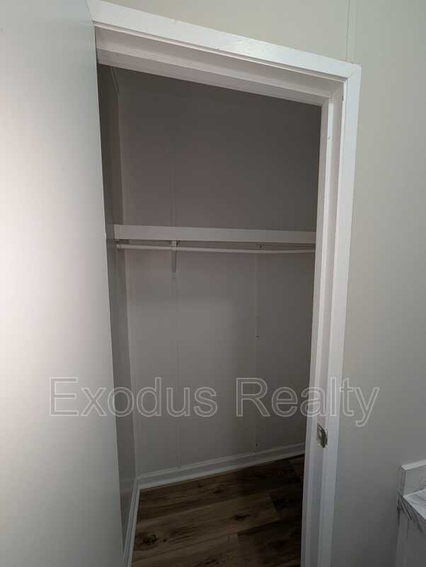 Building Photo - 715 Deer View