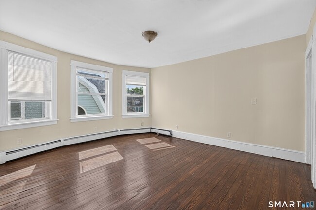 Building Photo - 40-44 Vine Street Unit 3
