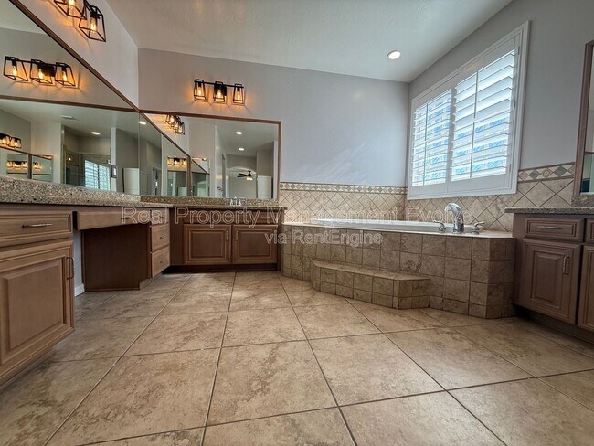Building Photo - 4287 S Kimberlee Dr