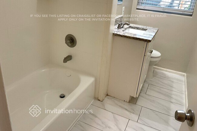 Building Photo - 5119 Divot Ct