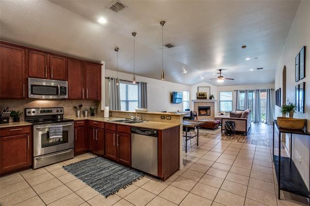 Building Photo - 609 Cunningham Dr
