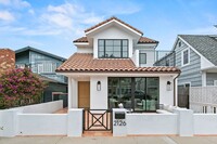 Building Photo - 2126 Miramar Dr