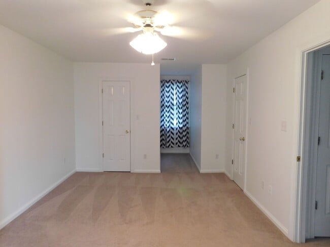 Building Photo - Waterfront Home In Perquimans County