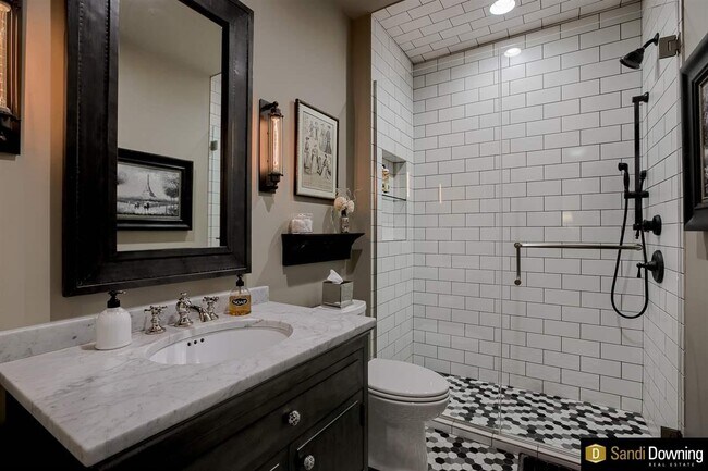 Building Photo - 1308 Jackson St