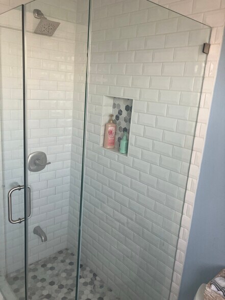 Building Photo - 2 S Hillside Ave