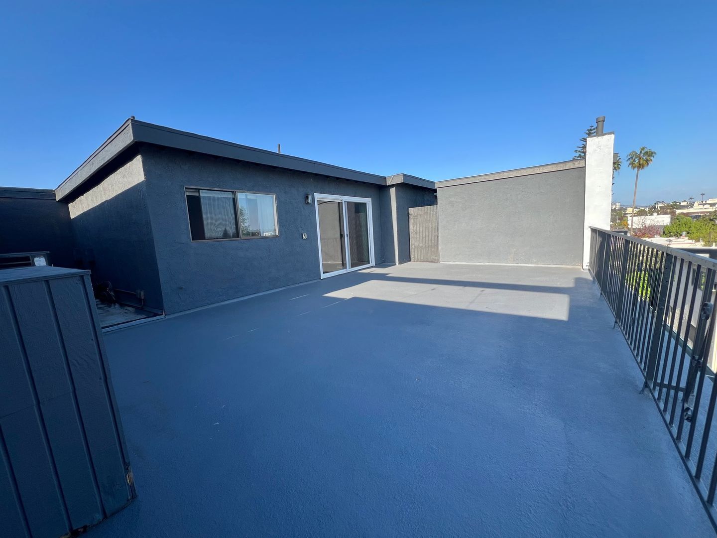 Building Photo - 1444 Centinela Ave