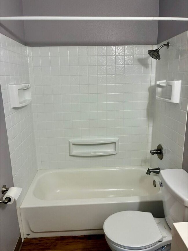 Building Photo - Great Two Bedroom, One Bath Apartments for Rent in East Loveland!  2 Weeks Free, Flexible lease t...