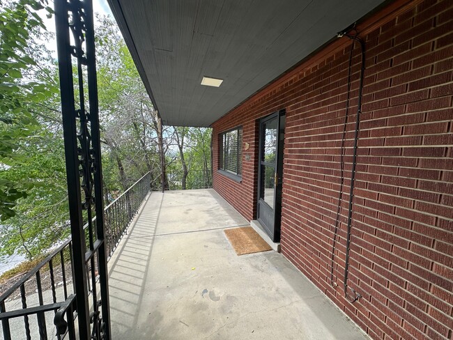 Building Photo - 80 W Zane Ave