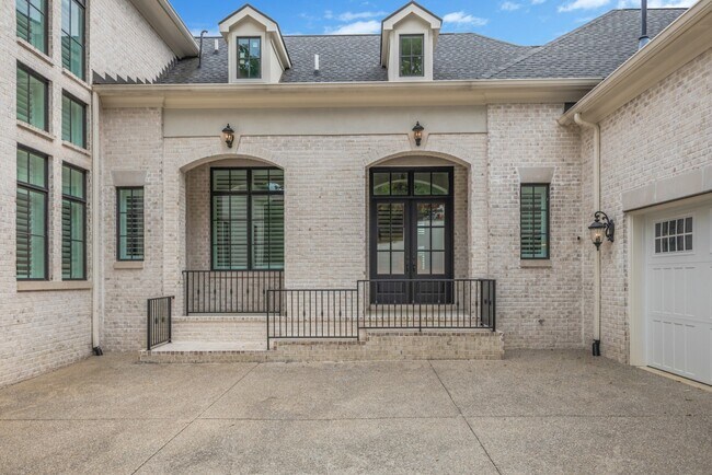 Building Photo - 5014 Mountview Pl