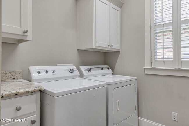 Building Photo - 113 Beauchamp Ln