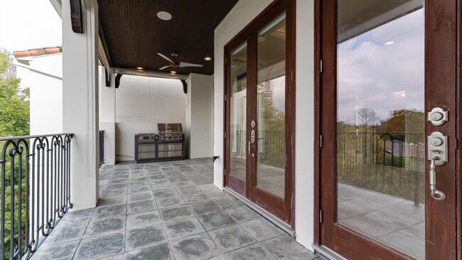 Building Photo - 1700 Sunset Blvd