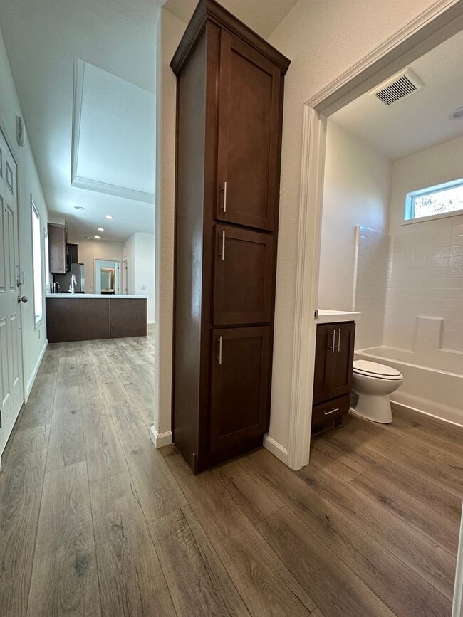 Building Photo - Rare horse property with huge workshop and dog kennels. Ready for move in