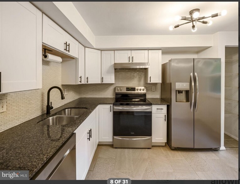 Building Photo - 5523 Inverness Woods Ct