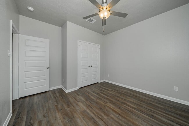 Building Photo - Where Style Meets Comfort: Elevate Your Li...
