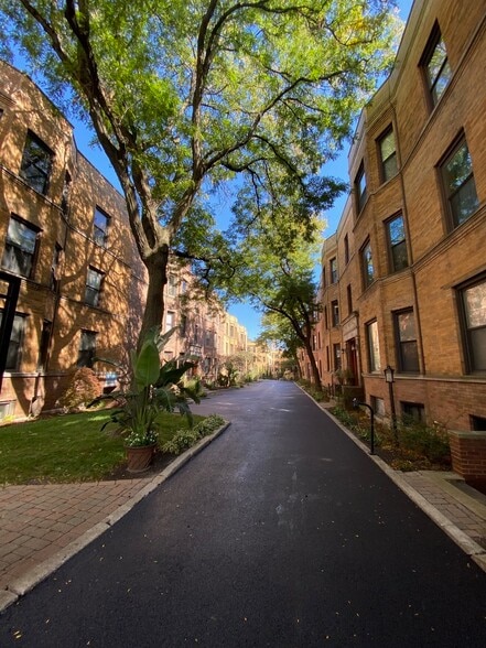 Building Photo - 743 W California Ter