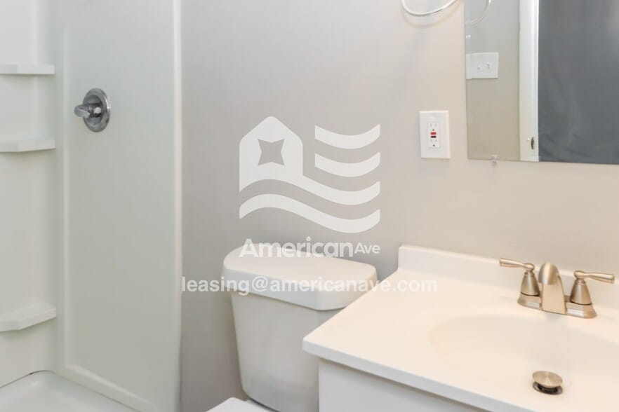 Building Photo - 505 Madrid St