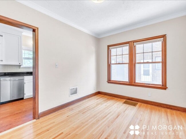 Building Photo - 2 bedroom duplex for rent in Midtown!