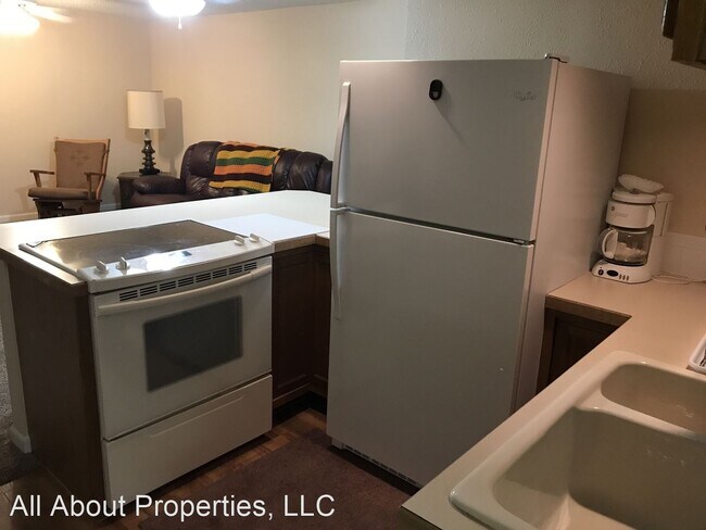 Building Photo - 2 br, 1 bath House - 2320 43rd Avenue Cour...