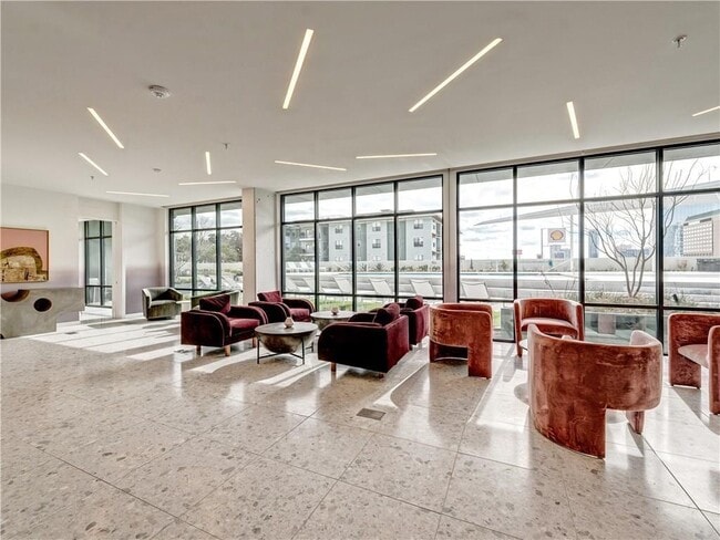 Building Photo - 800 Embassy Dr