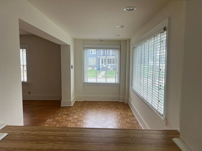 Building Photo - 240 W Locust St