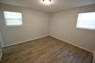 Building Photo - Location!  Location!  Newly updated, 3 bedroom, 1.5 bath home in Baker