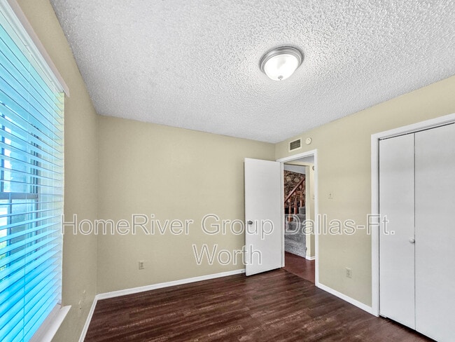 Building Photo - 616 Taylor Ct